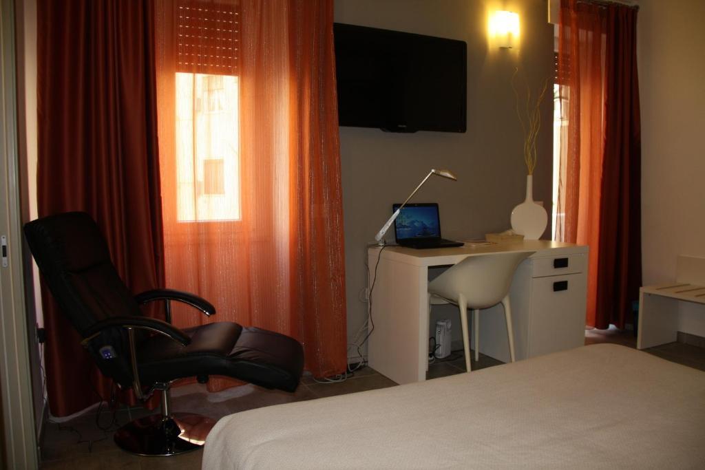 Bcomfort Otel Cagliari Oda fotoğraf
